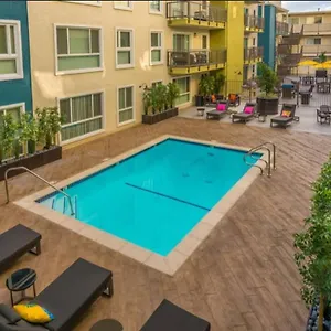 https://beautiful-glendale-home-on-colombus.topanaheimhotels.com
